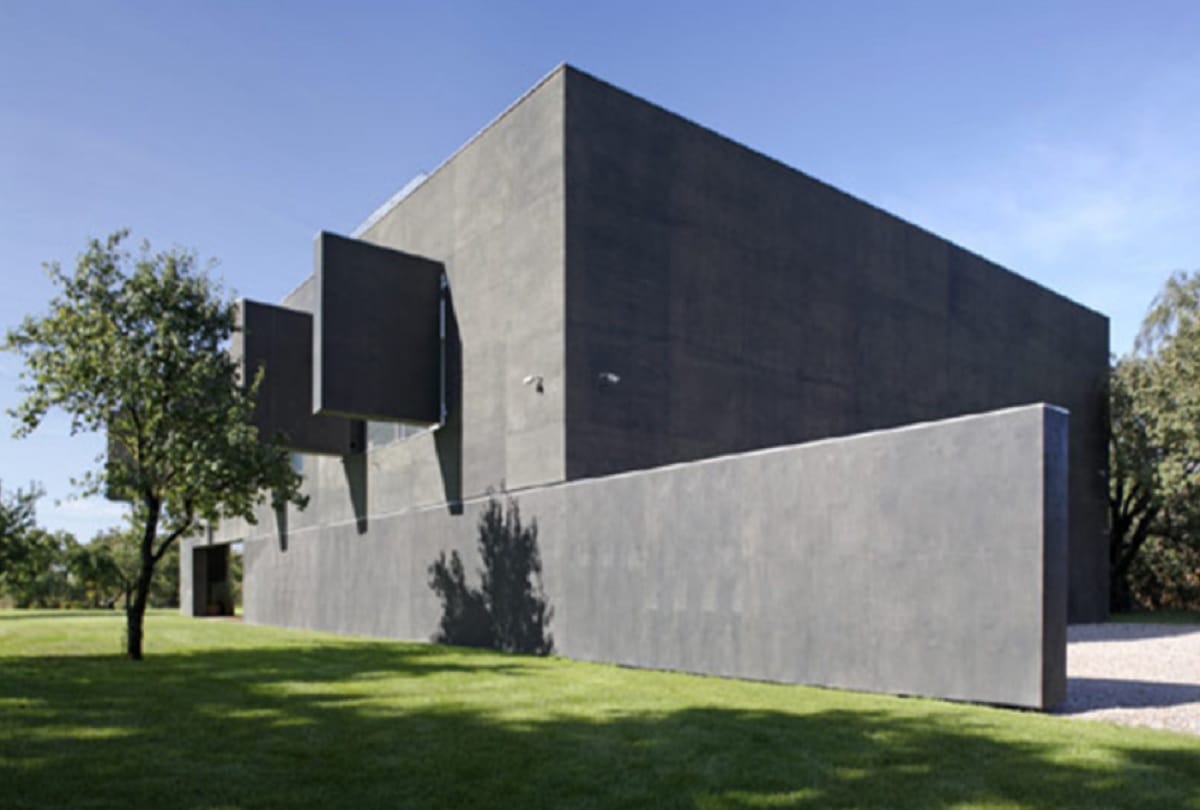 Safest house in the world Modern fortress with sliding concrete walls in Poland