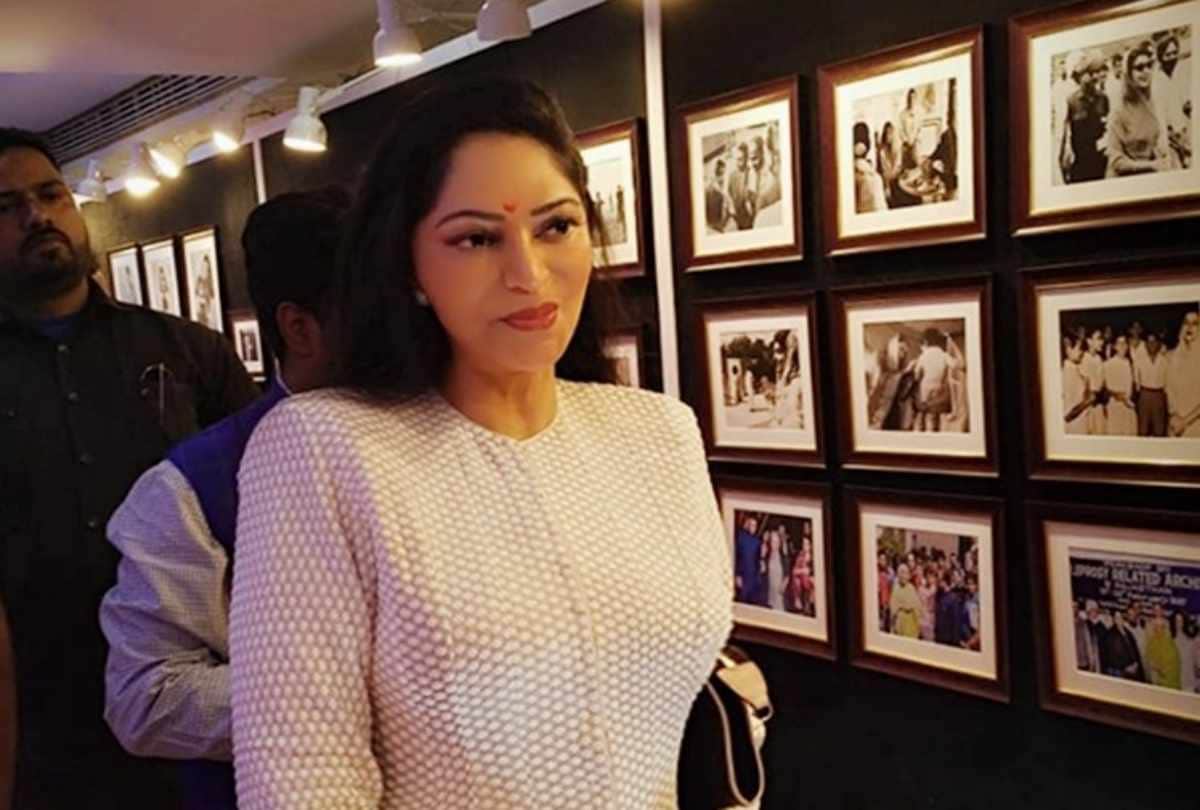 simi garewal chat show rendezvous with simi garewal come back after 15 years