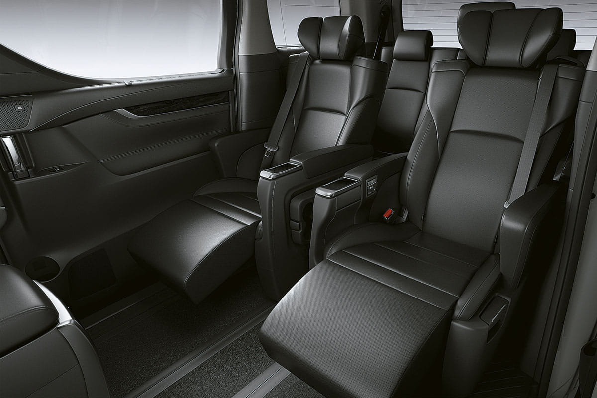 Toyota Vellfire luxury MPV coming in October 2019