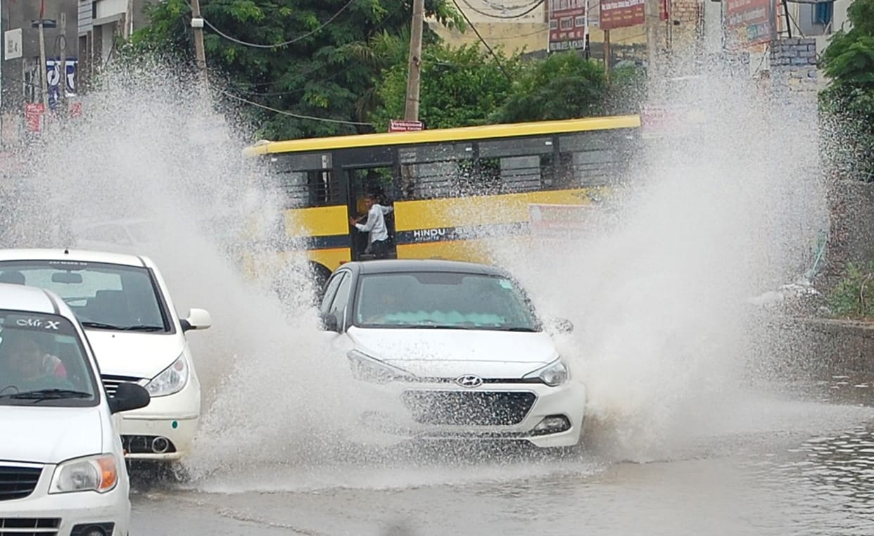 water on the road its took 1 hou