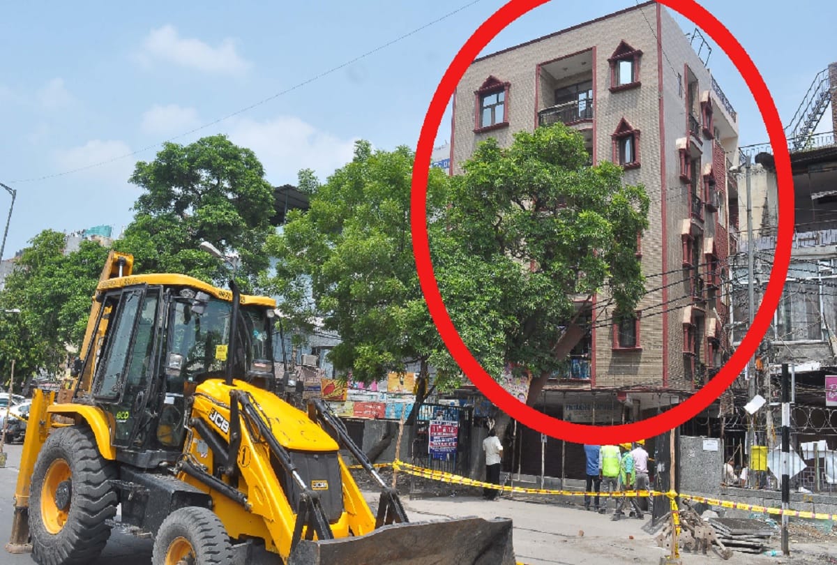 four-storey building bent due to rain in delhi