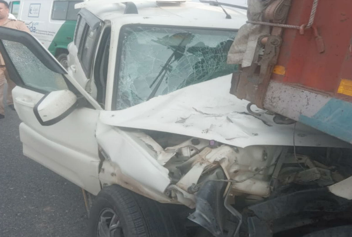 car collided with truck on Agra-Lucknow expressway in Firozabad