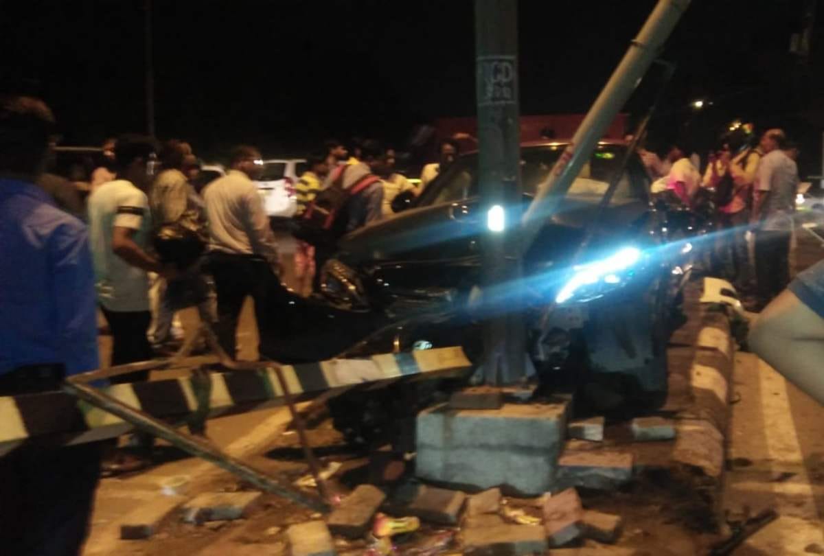 delhi mercedes driven by 19 year old student hits a car 3 crpf constables injured driver arrest