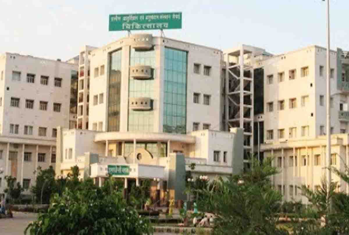 etawah pgi junior women doctor eat poison her condition improves