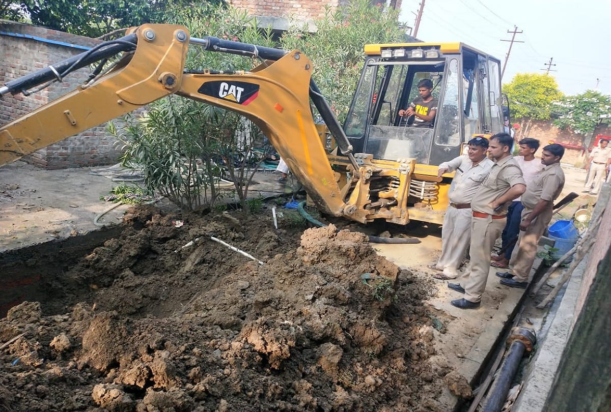three laborers died due to poisonous gas in tank at hapur