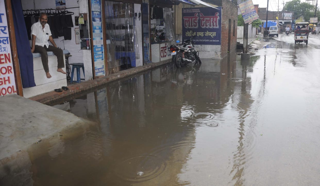 Flooding in half-hours of rain, floods in roads and mohallas