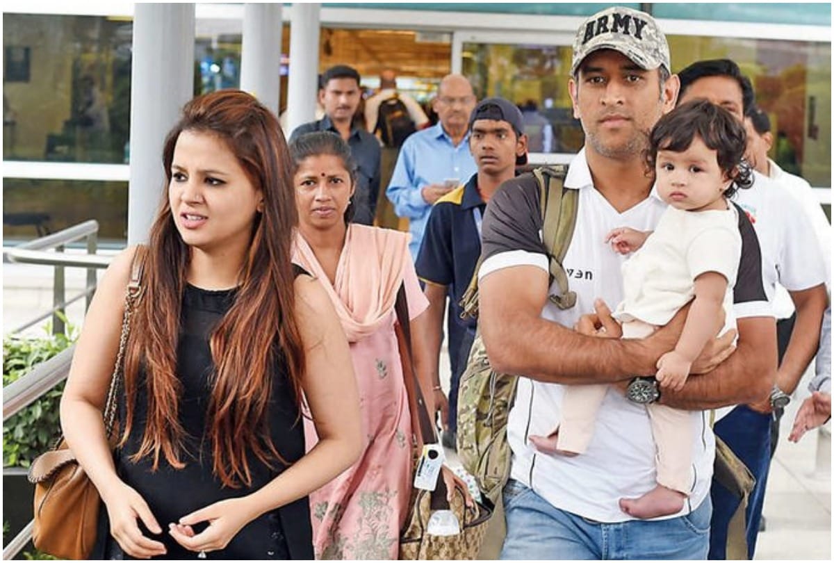 MS Dhoni Wife Sakshi Singh Dhoni tweet on Power Cut in Ranchi