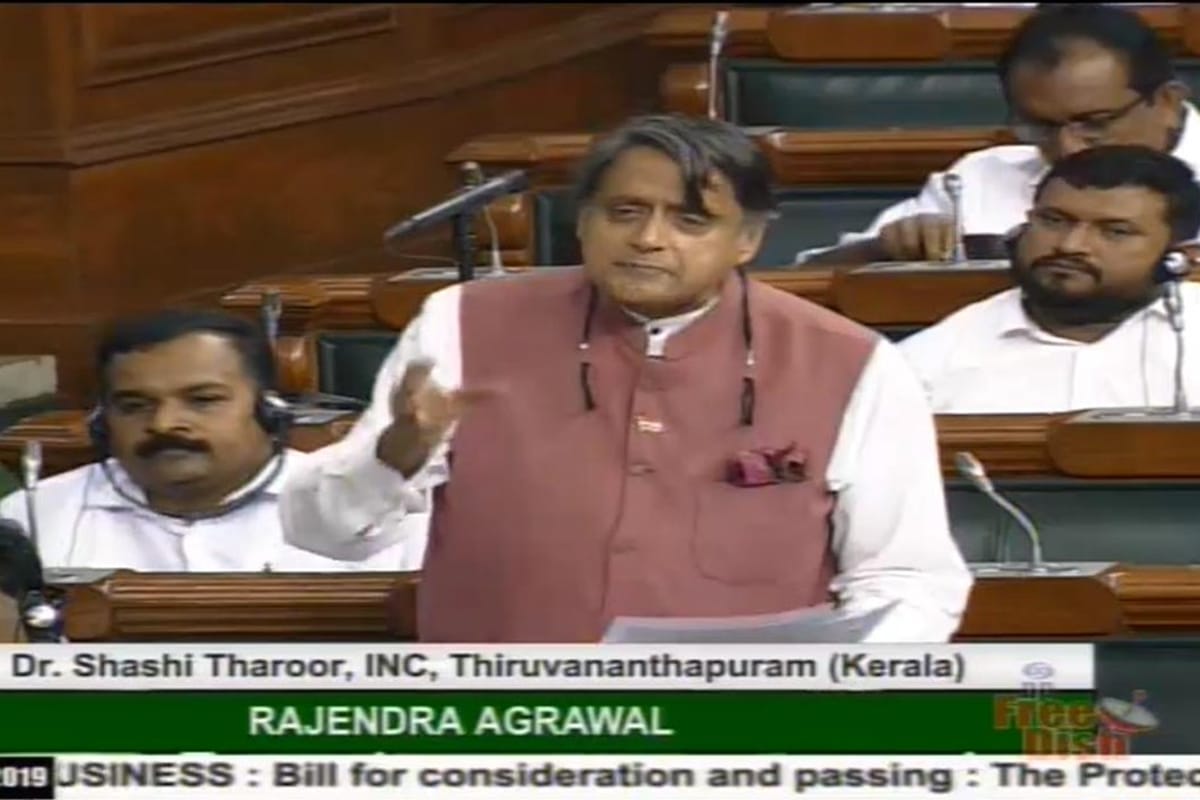 Congress MP Shashi Tharoor attacks PM Narendra Modi on demonetisation and Article 370 revoked