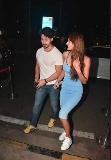 disha patani and tiger shroff spotted at restro in mumbai