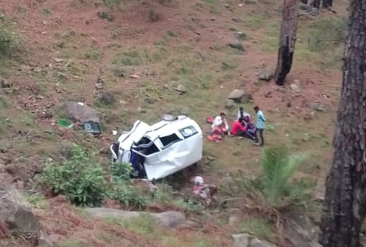 jammu kashmir: van turtled in gorge in patti area udhampur, seven injured