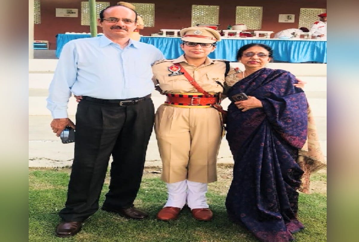 Vasudha Sood became DSP after posted as bdo in mandi himachal