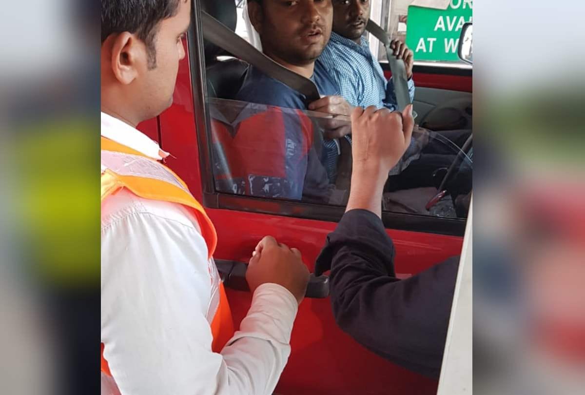 without helmet entry ban on yamuna expressway more than 100 sent back