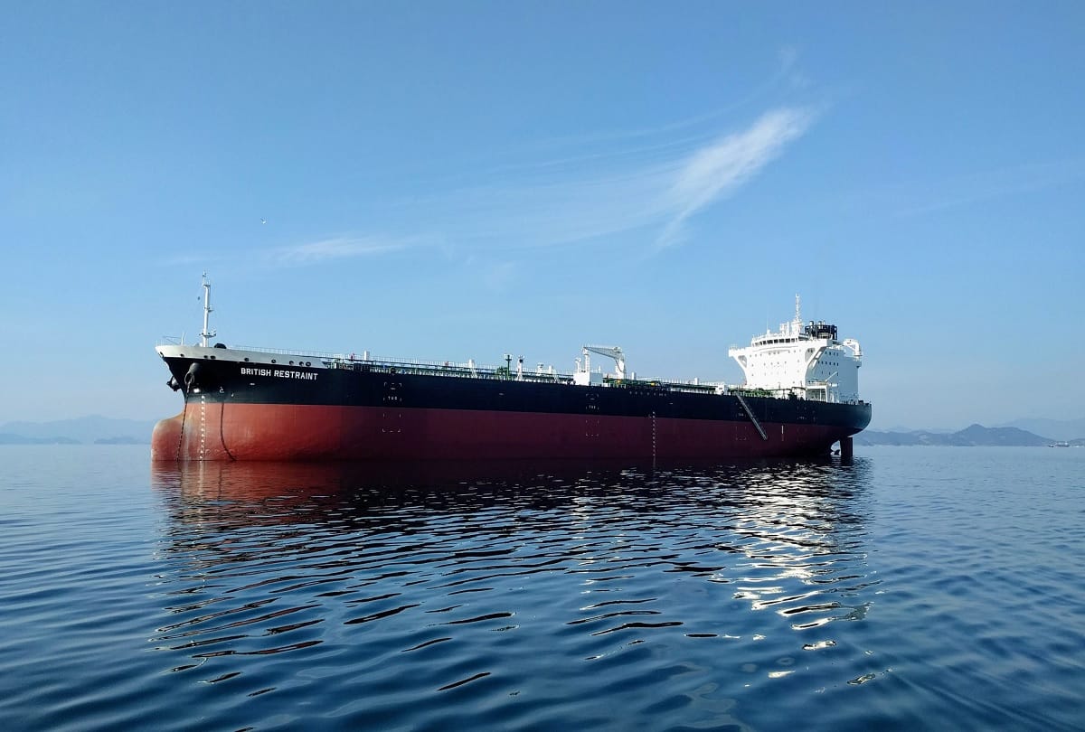 Iran caught Ship of British flag, India contact for release of its citizens
