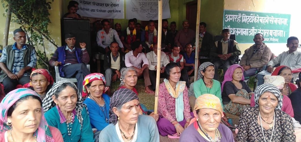 The condition of two elderly Anshpadis, sitting on hunger strike