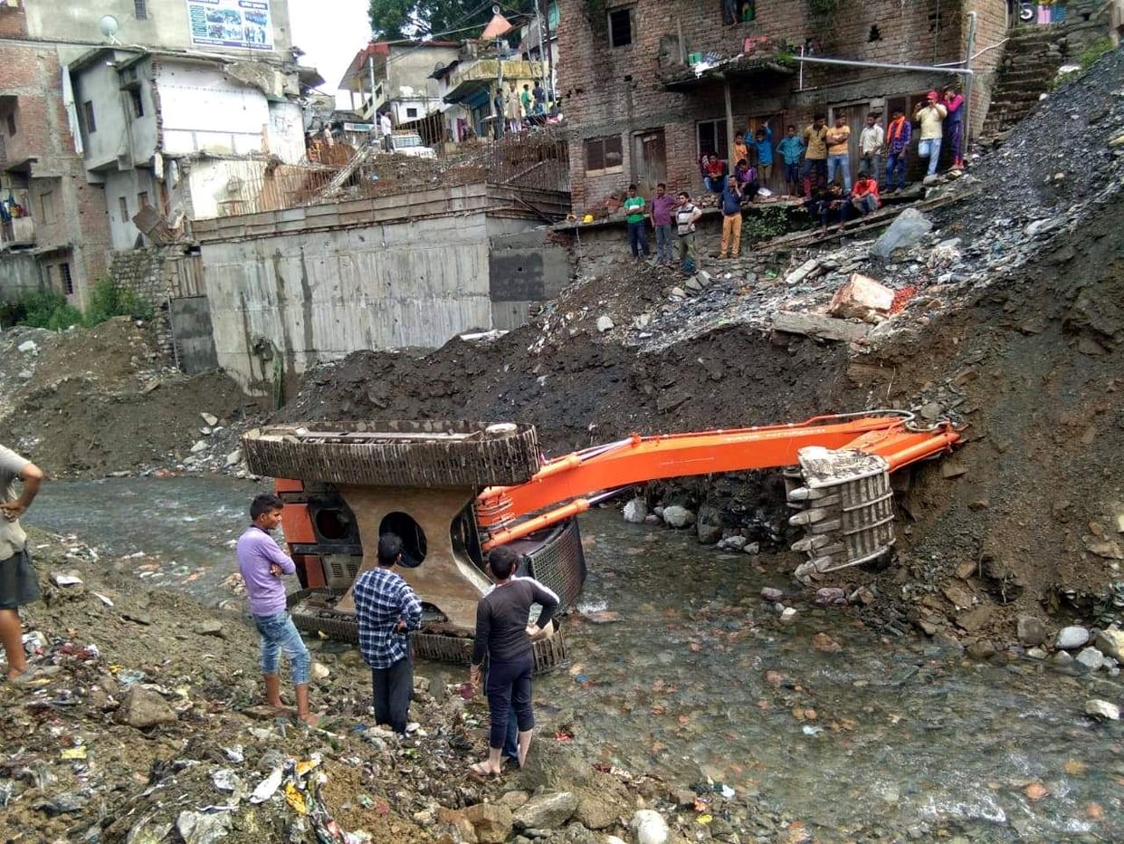 inverted LNT machine in river