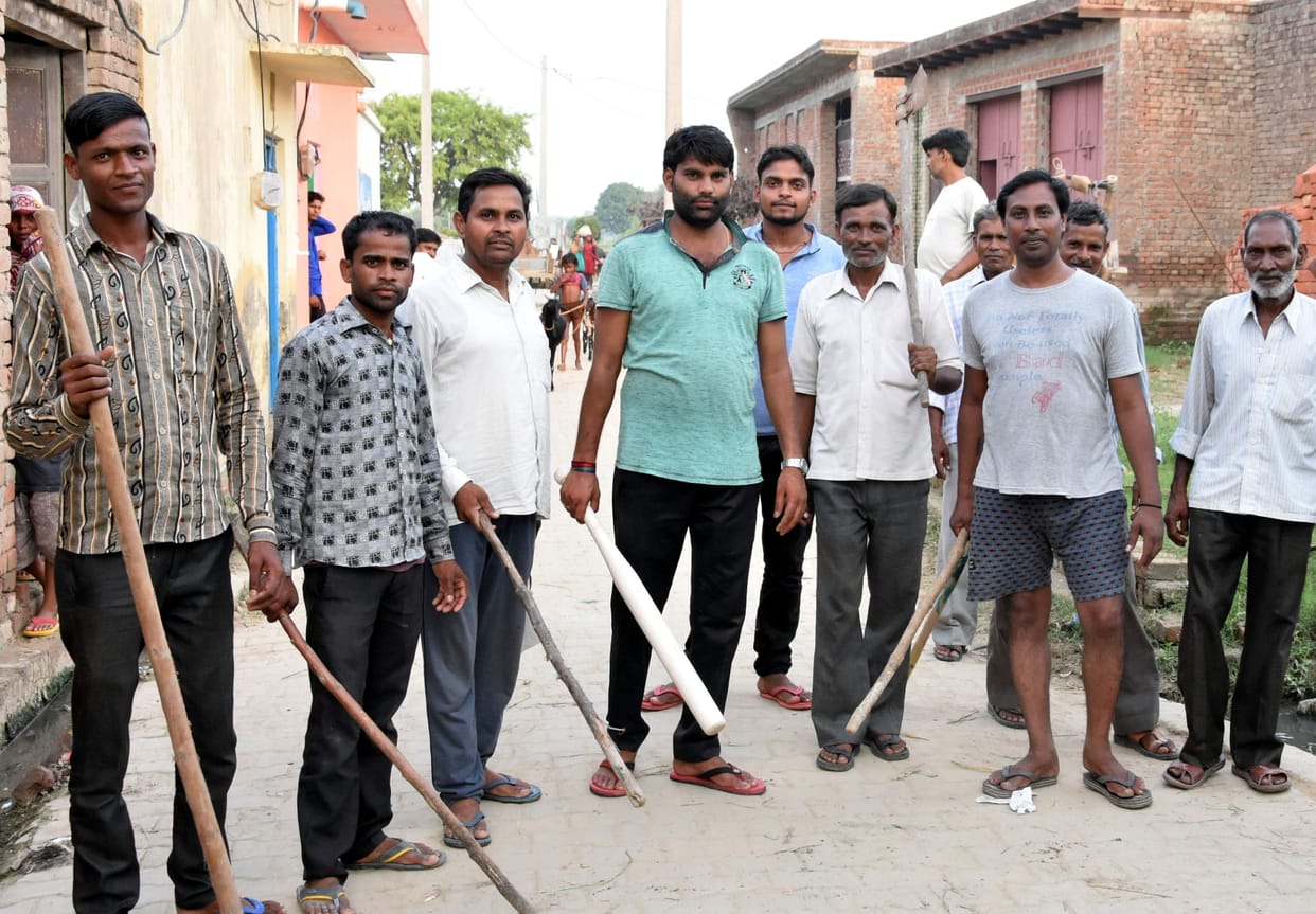 chandausi hatyakand police murder by  prisoner