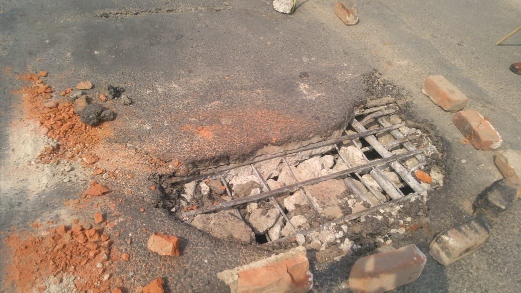 side crack on the bridge built on Chambal river