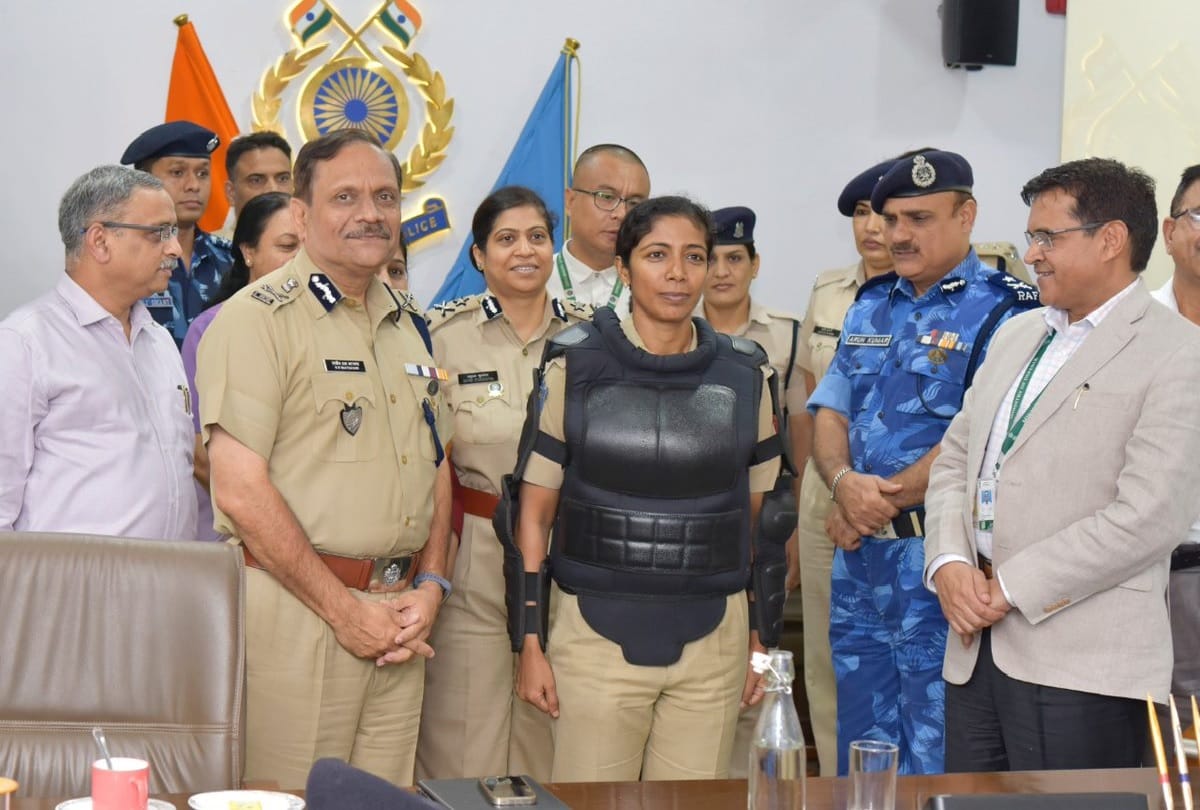 Women in CRPF will soon get specially designed body gear, advantage will be in stone pelting