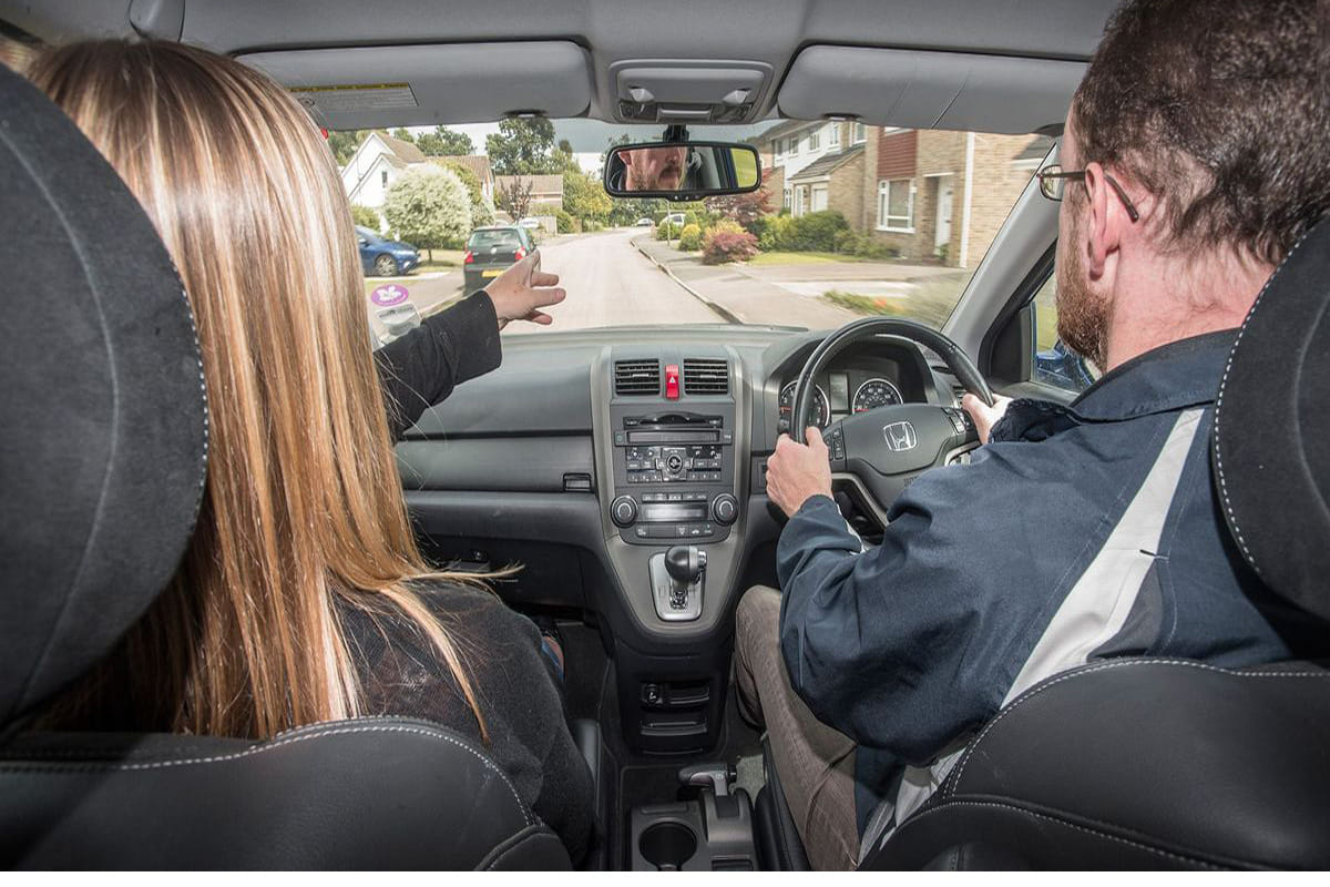 When car steering gives these five signs, then be careful, noise vibration fluid turning problem