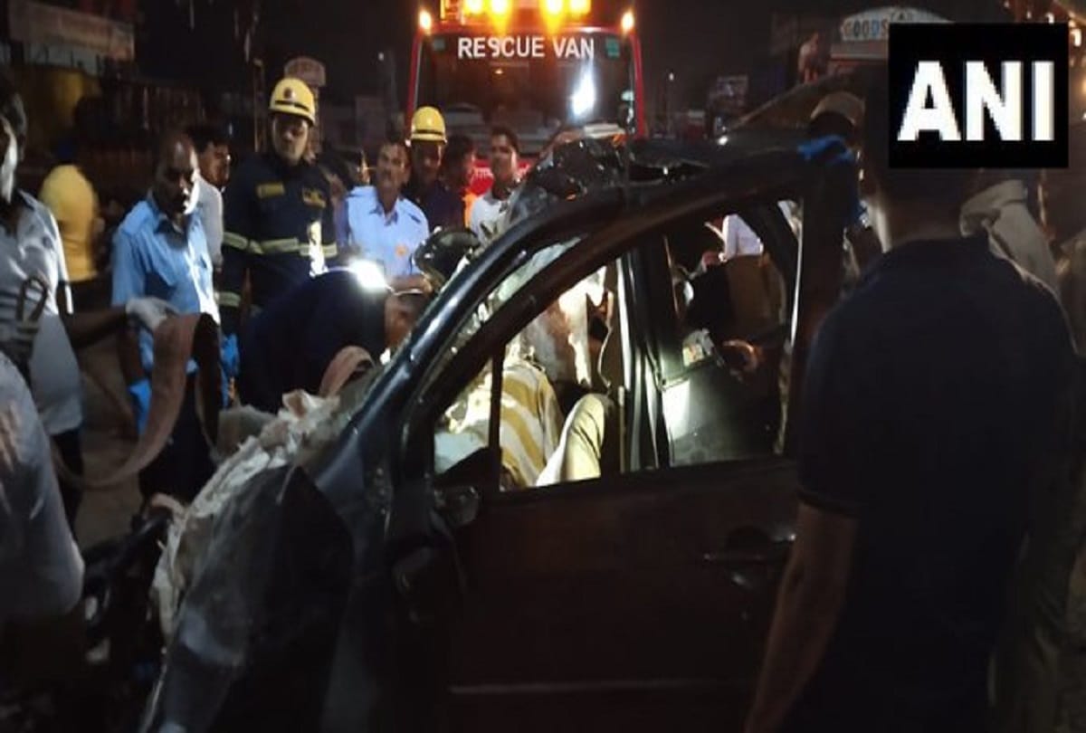 Maharashtra: 9 people, in a car, died in a collision with a truck on Pune-Solapur highway in Pune