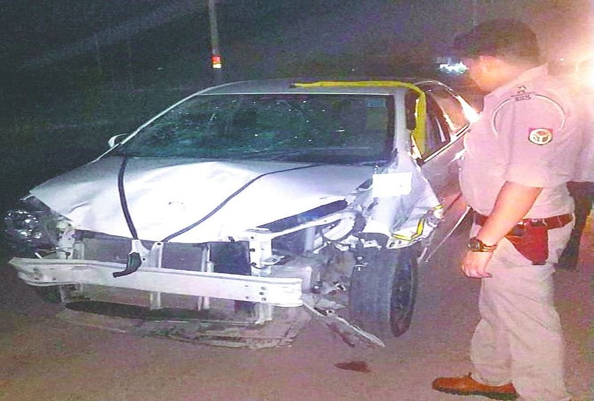 over speed car hits three person in agra