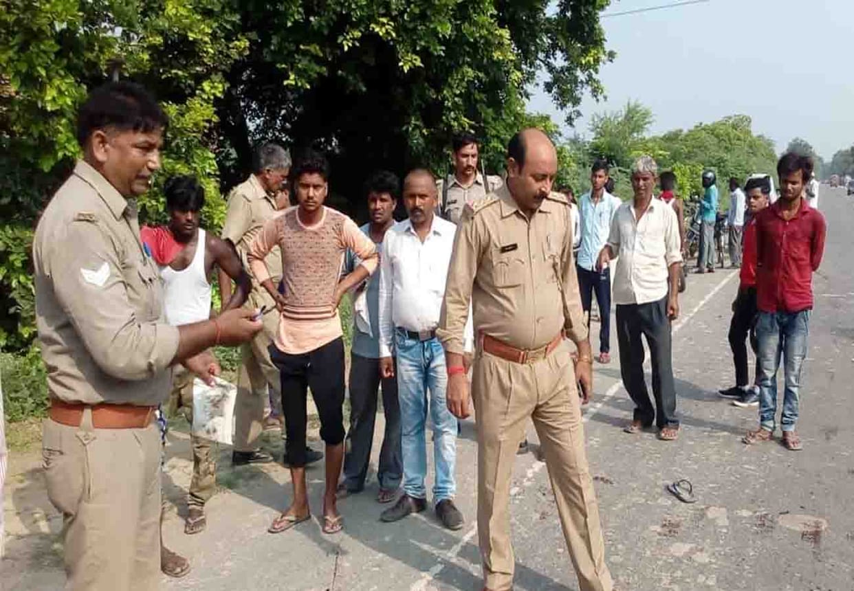 road accident in hardoi, two youth died