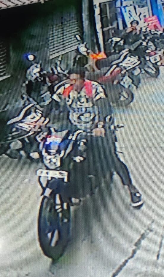 Crooked CCTV captured in camera, still the police hands down