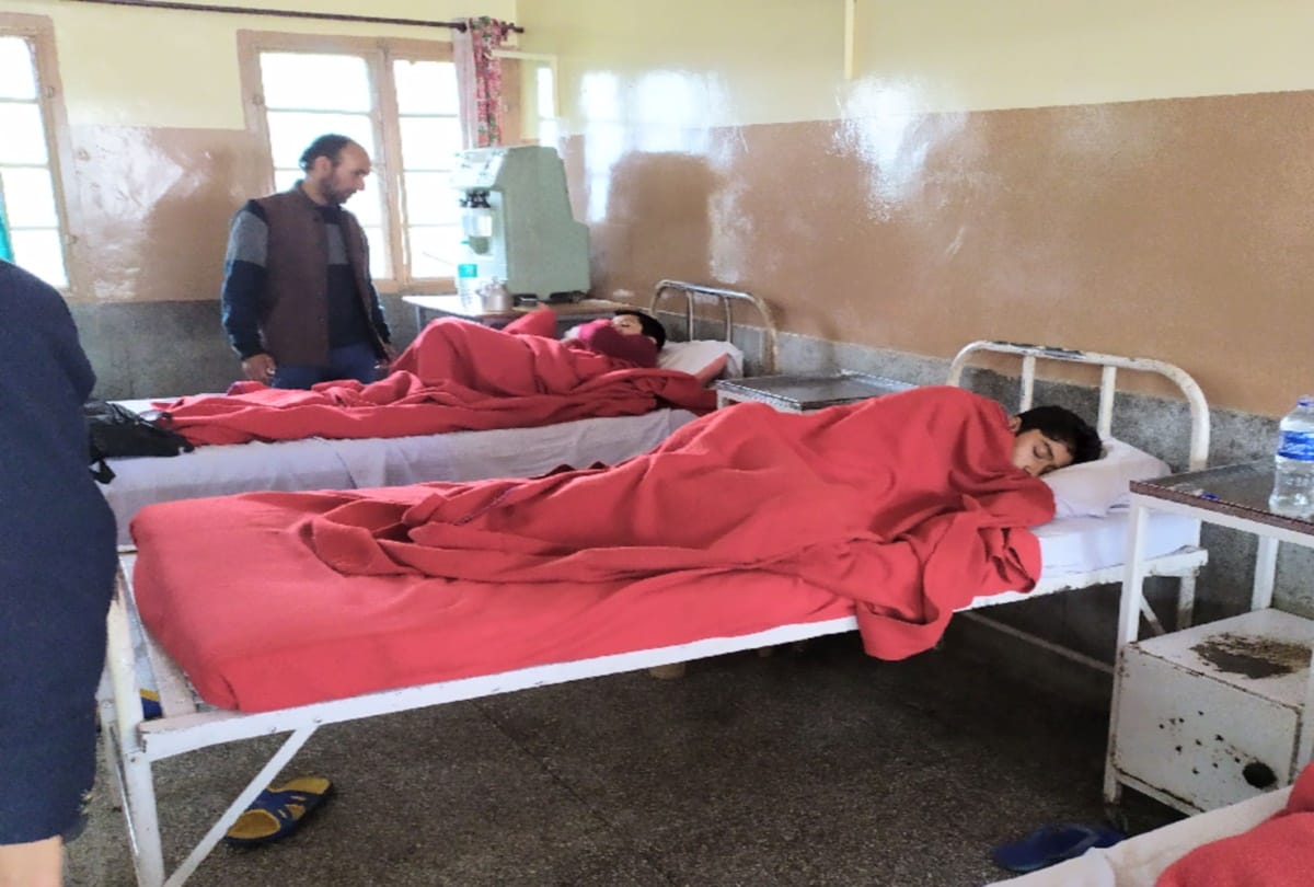 10 students  of JNV theog shimla suffering from vomiting-diarrhea
