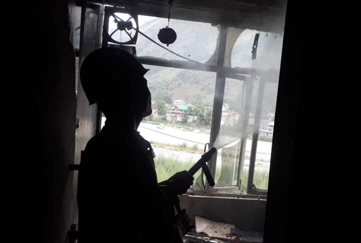 house gutted in fire Bhuntar Kullu himachal pradesh