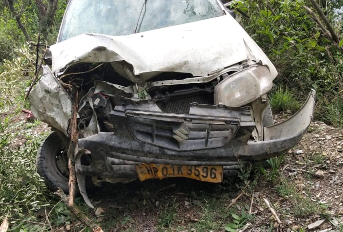 Two killed in car accident in mandi himachal pradesh