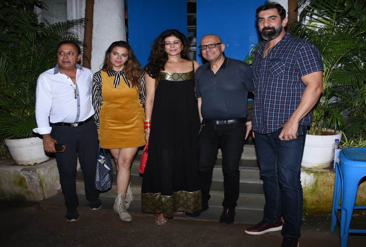 Spotted Pooja batra nawab Shah Shahid Meera Kriti diljit dosanjh Arjun Rampal Adah Sharma
