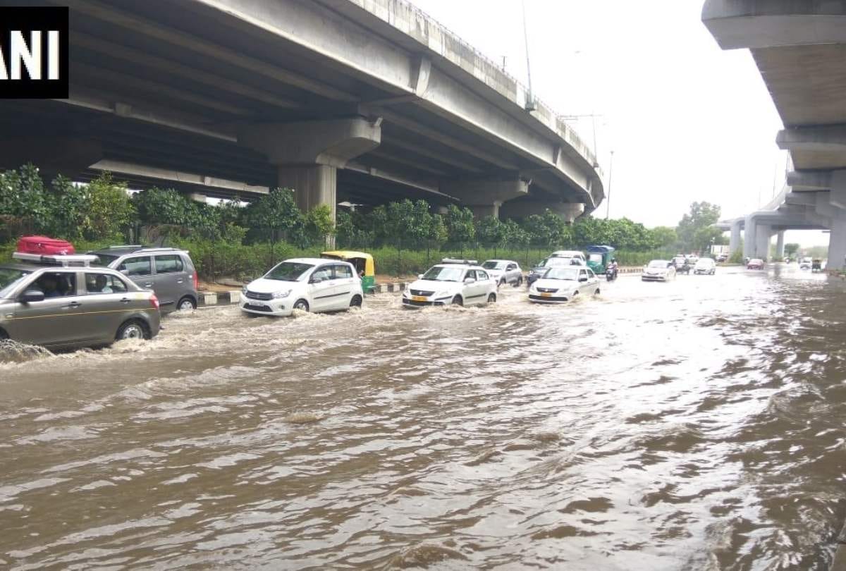 delhi ncr many areas receive heavy rainfall Water logging on route to domestic airport other area
