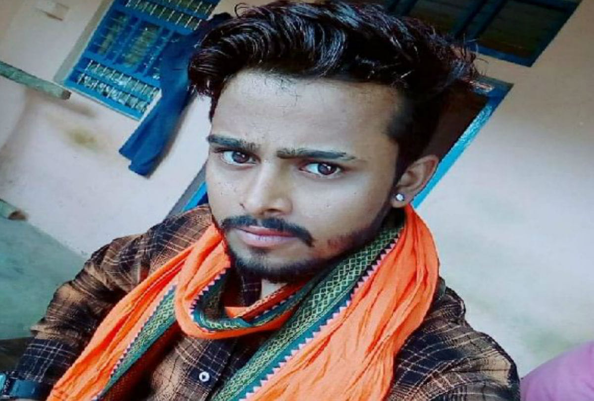 youth committed suicide by hanging in temple in agra