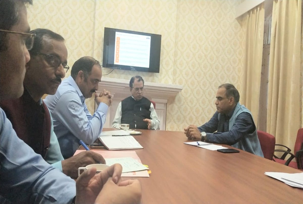 Teachers will be retired on the same day in a year in himachal