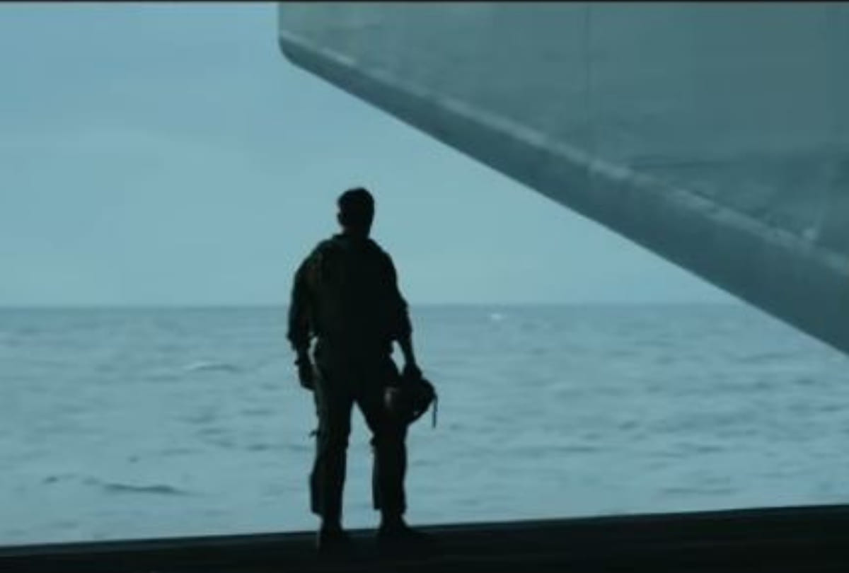 hollywood film top gun patriotic fervor inspired by 20 thousands youths to apply for us navy