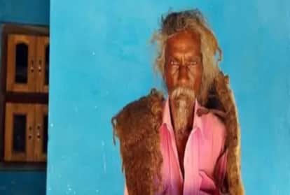 man have long hair know as jatawala baba in bihar