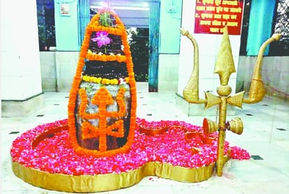 Where did Bholenath come from snake dama Trishul and Nandi know here