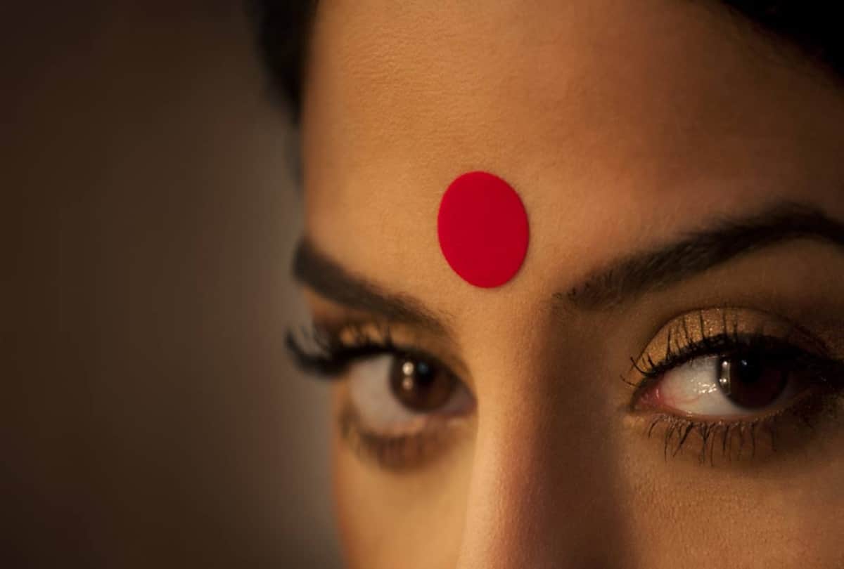 beautiful bindi can often cause of allergy here you know how to use it