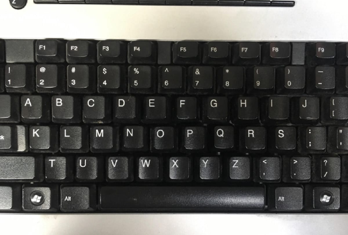 Regularization of four computer operators canceled in Public Works Department, allegations of tampering with records
