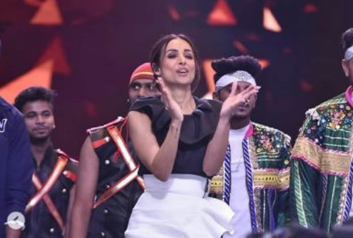 Malaika Arora Comments to Amrita Arora for copied her pose