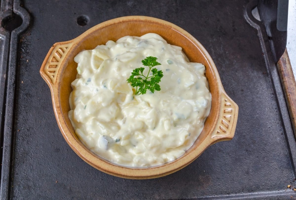 easy and quick method to make breakfast mayonnaise triangle paranthe