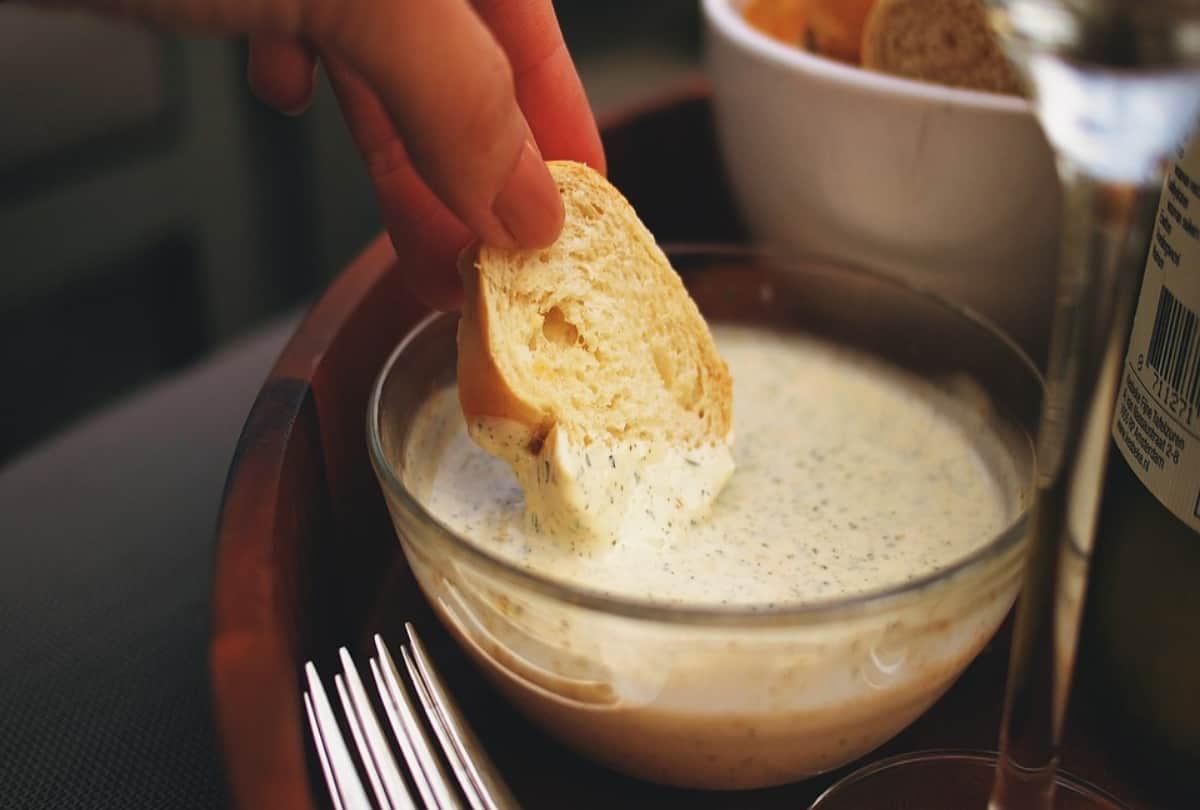 make eggless mayonnaise at home with this easy recipe