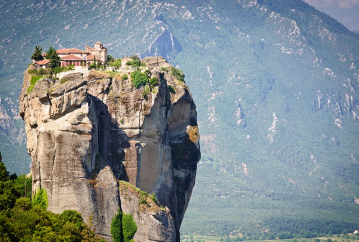 Dangerous and weird places in the world where people lives
