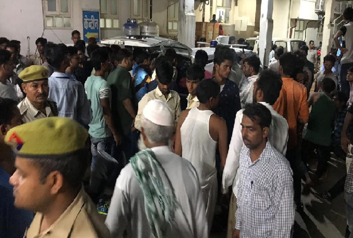 Accident on National Highway, People returning from marriage ceremony, Hapur, UP