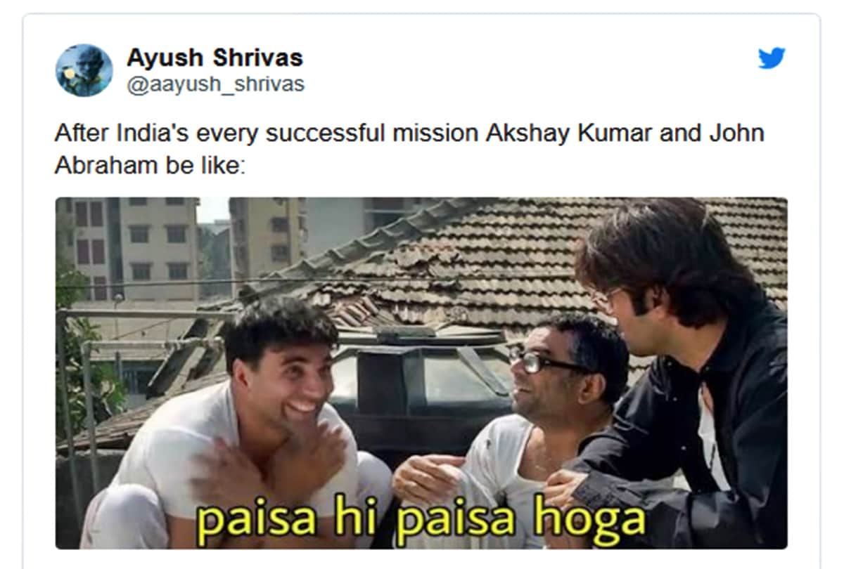 article 370 trollers make memes on akshay kumar