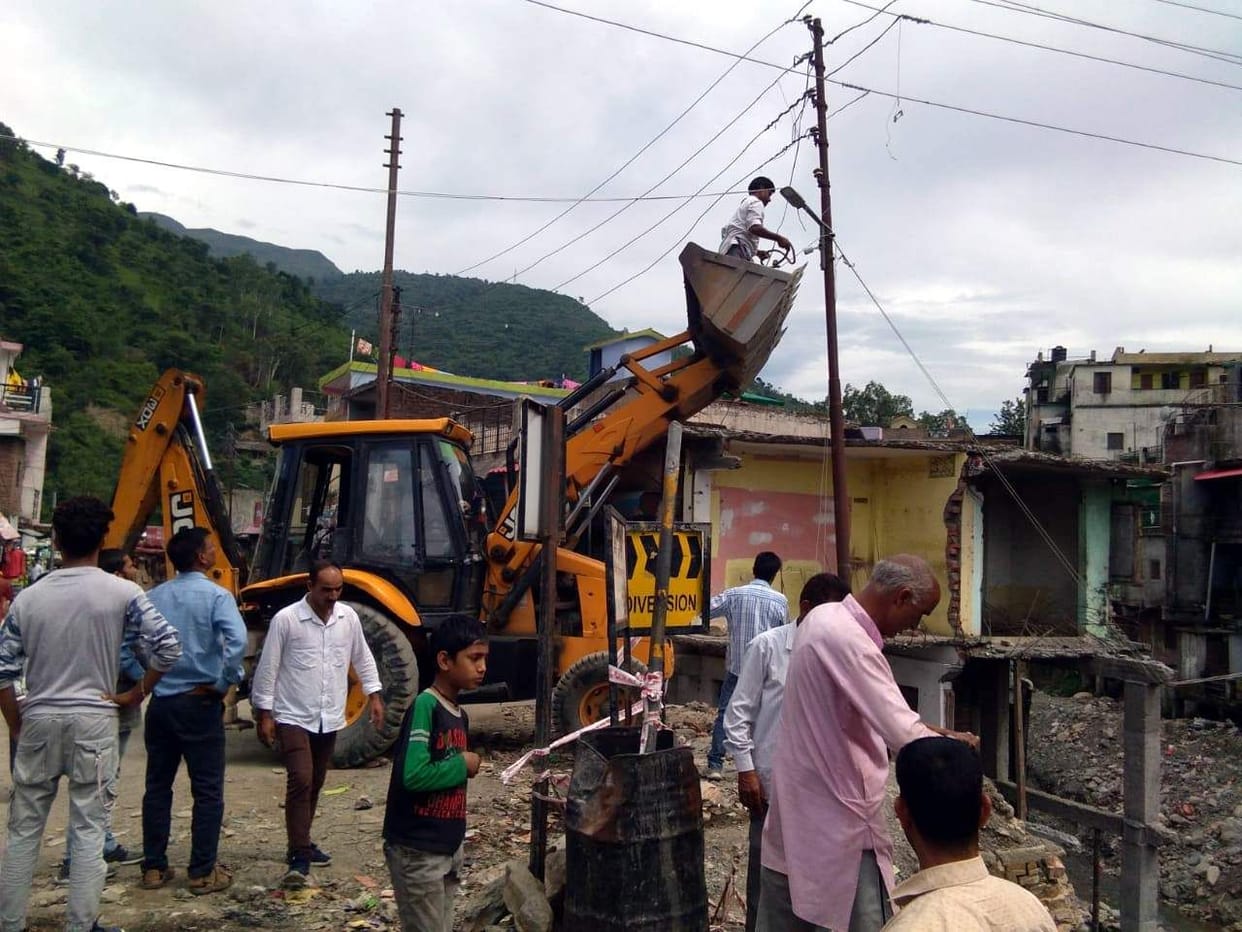Dropped power pole during excavation