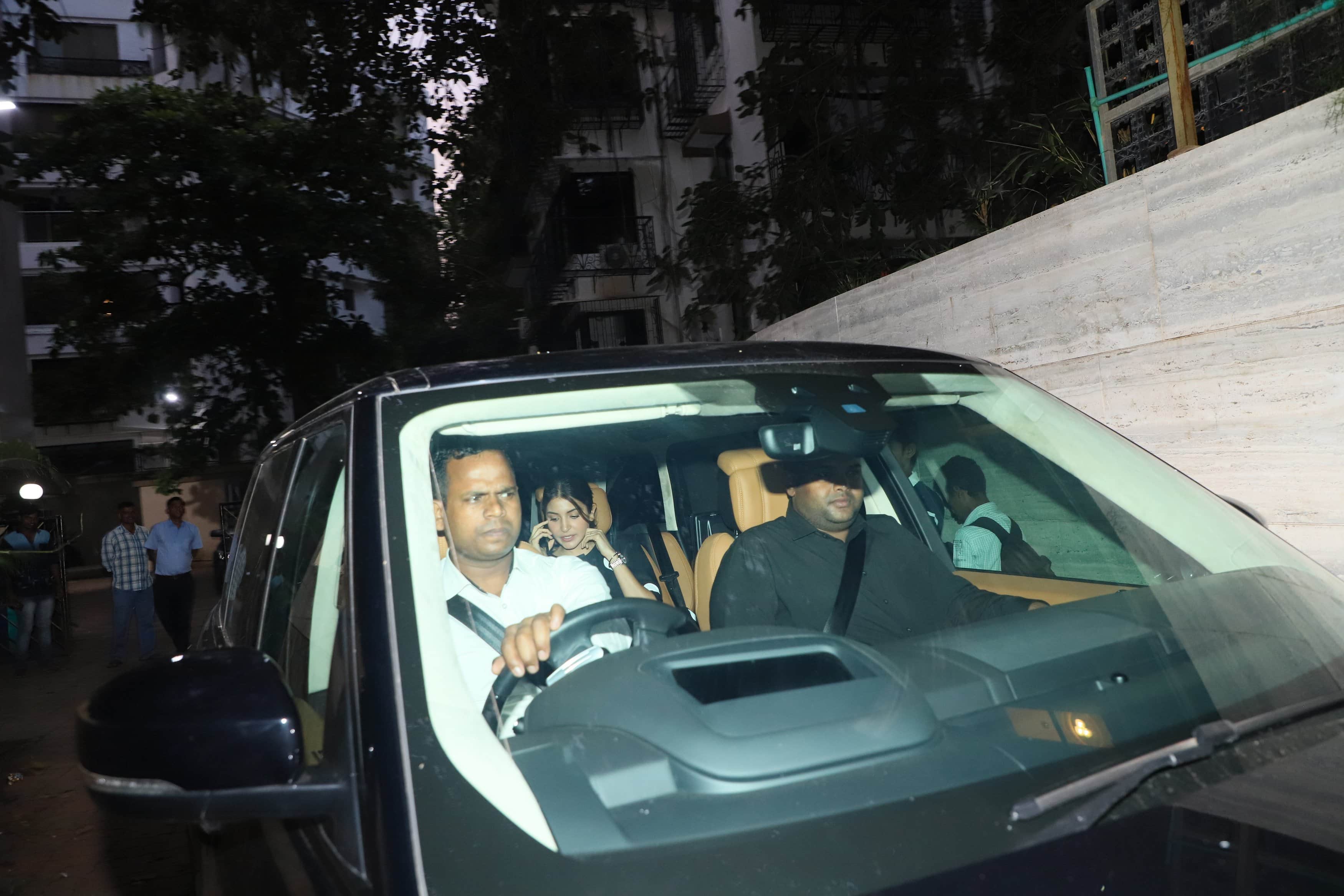 Anushka Sharma To Tabu These Bollywood Celebrities Spotted In Mumbai