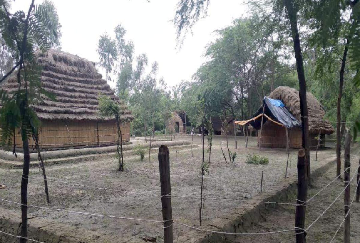 Three gangester hide in forest after murdered two police officer