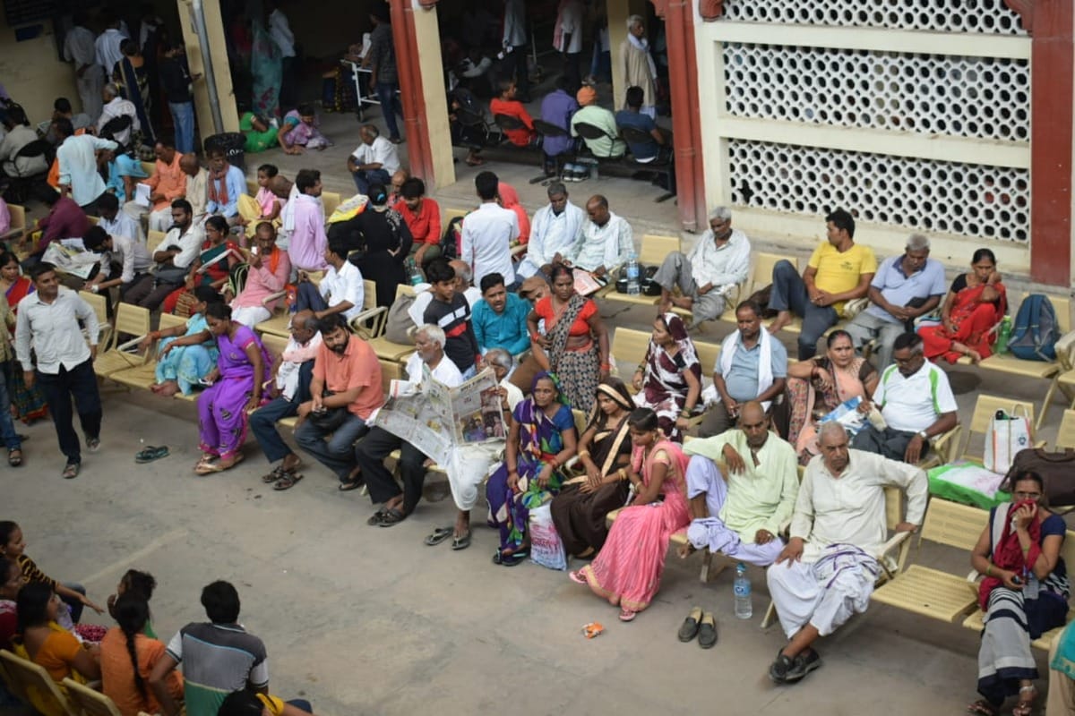 BHU hospital resident doctors on strike for no implement on seventh pay commission varanasi