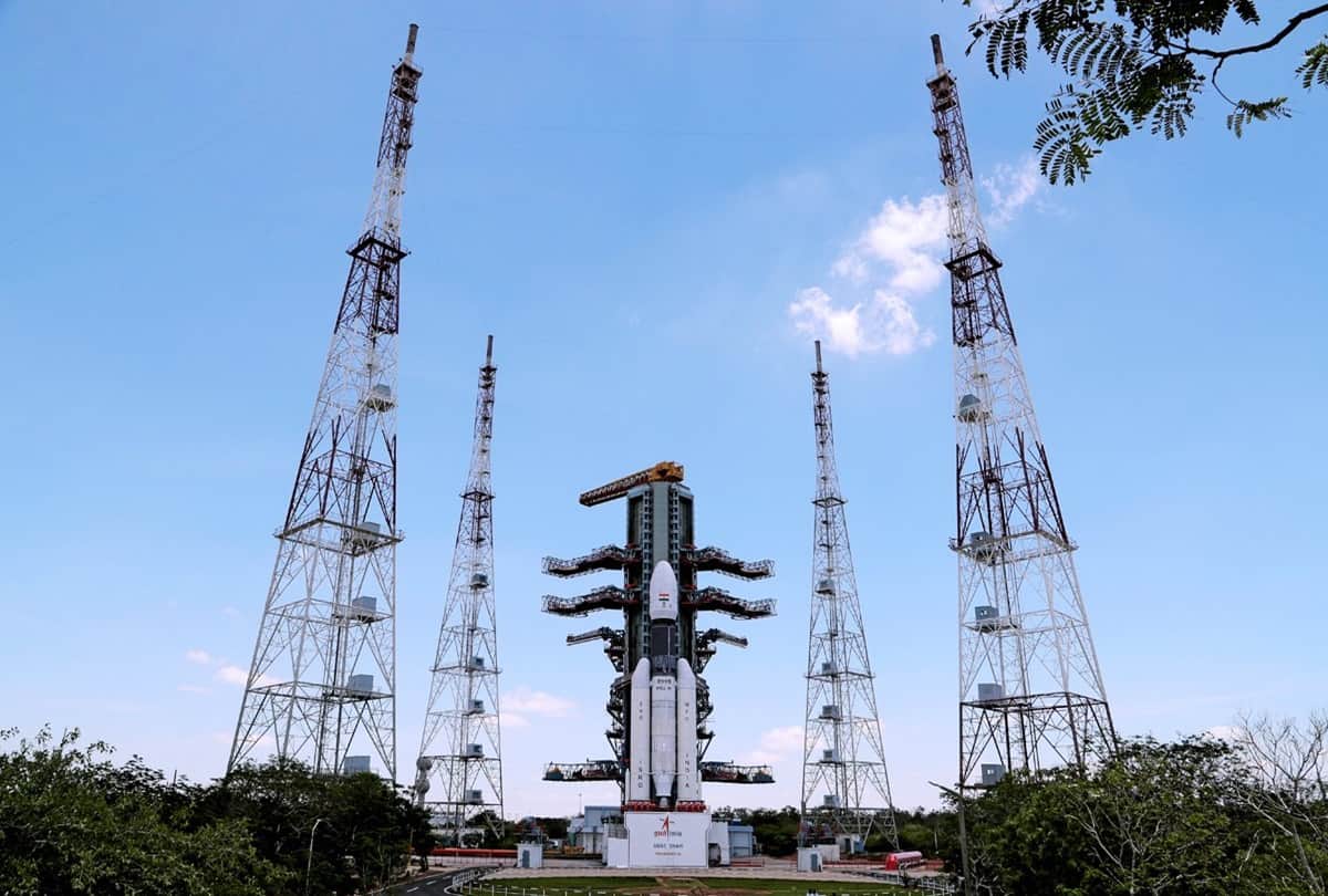Bollywood celebrities congratulate the ISRO team after the successful launch of Chandrayaan 2